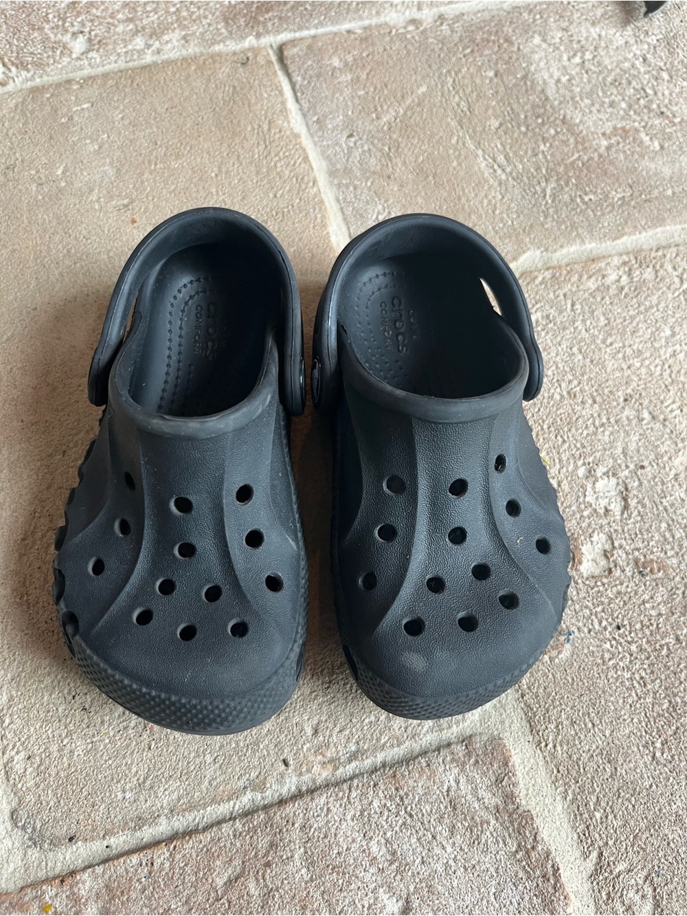 CROCS Kids Black Classic Clog with Heel Strap C8